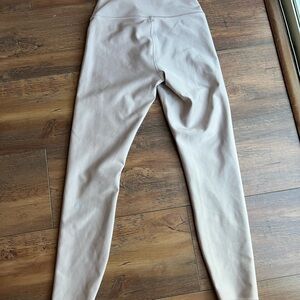 ALO Yoga soft pink cream Leggings